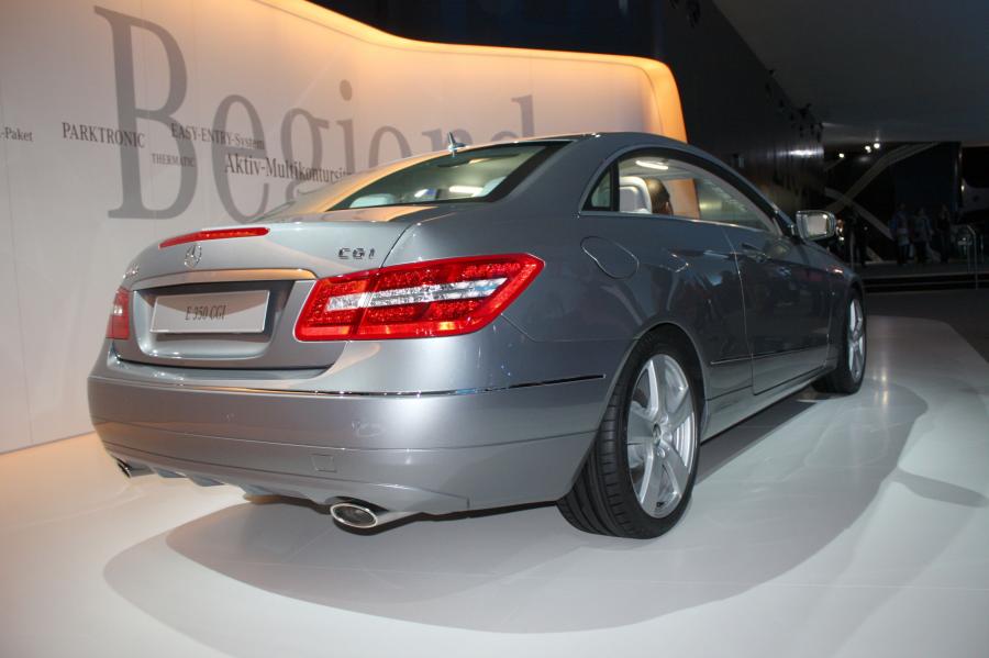  Mercedes-Benz E-Class Coupe 2010 года  (фото 37 из 84)